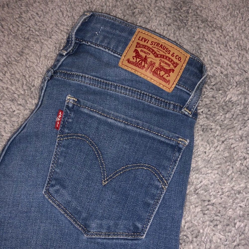 LEVI 711 skinny jeans!